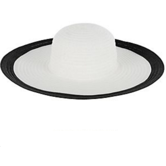 black and white floppy hat